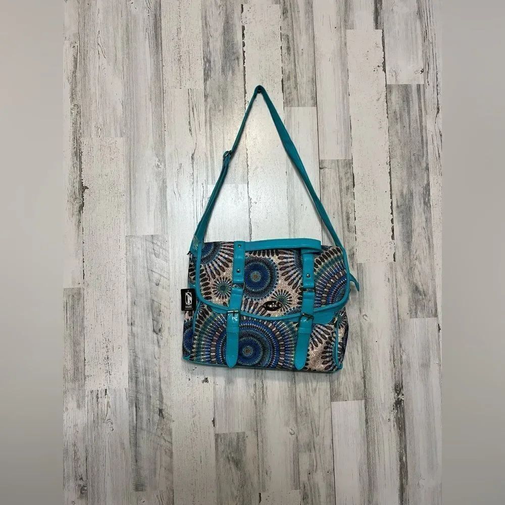Womans cross body purse